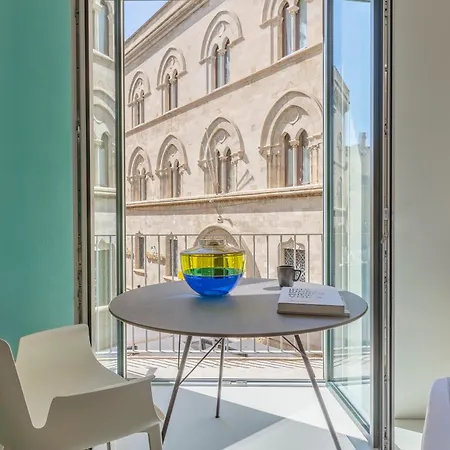 Fiveplace Design & 4*