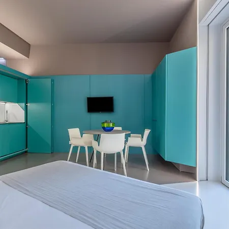 Aparthotel Fiveplace Design & 4*