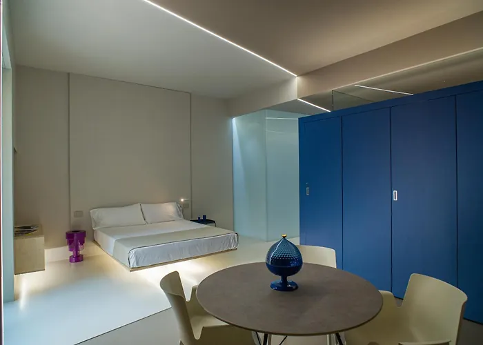 Fiveplace Design & 4*
