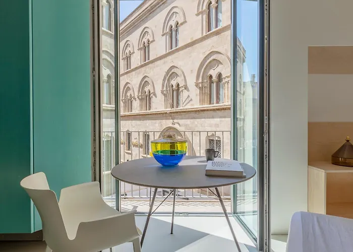 Fiveplace Design & 4*